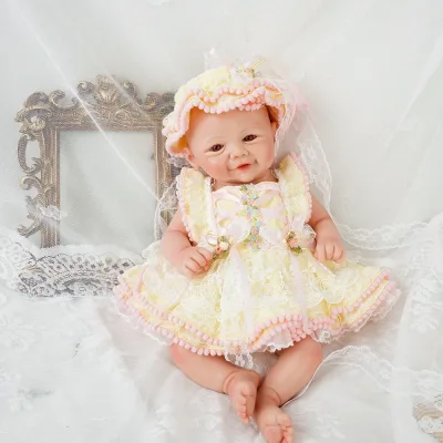 Poupée bébé fille en silicone, corps complet – image 3